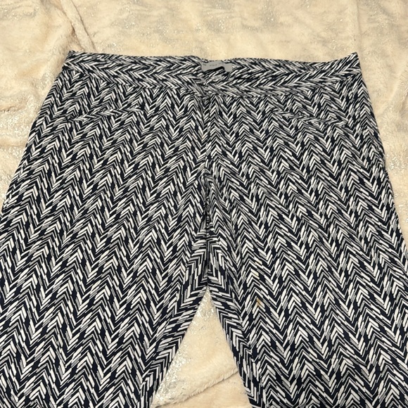Gap, Ultra Skinny Ankle pants, Stretch, Chevron, Navy and White, Size 16 - Picture 2 of 6